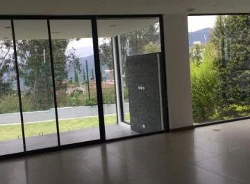 Casa en Venta | San Juan de Cumbayá — imagen 2