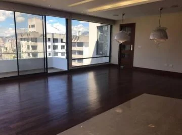 Bellavista - Espectacular Penthouse de Lujo en Venta - 235 m². Provincia de Pichincha — imagen 3