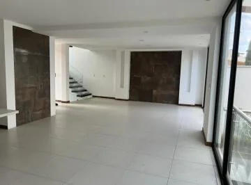Sector Cumbaya, en Venta Casa 4d, 218 m², Dos Pisos, con Patio, en Conjunto Privado — imagen 2