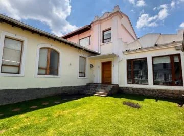 Casa Grande Remodelada en Venta con Amplio Patio, 9 Suites y 4 Parqueaderos — imagen 5