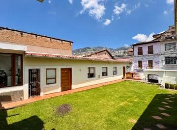 Casa Grande Remodelada en Venta con Amplio Patio, 9 Suites y 4 Parqueaderos — imagen 4