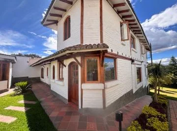 En Venta Descubre La Casa de Tus Sueños en Nayón — imagen 2