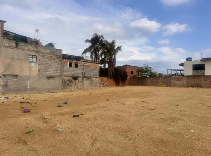 Terreno Comercial Esquinero de Venta en Manta, Manabí — imagen 1