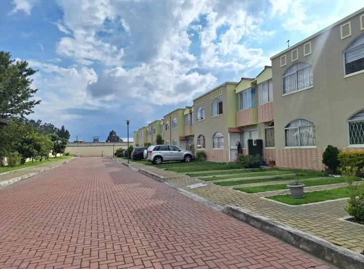 Vendo Casa de Oportunidad en Marianitas de Calderon — imagen 1