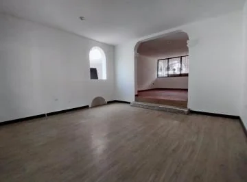 Jv Sector Shyris y El Égrafo. Casa en Renta o Venta 420 m en 2 Plantas — imagen 4