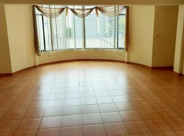 Vendo Casa Independiente Vivienda /empresas Quito Tenis Bajo Sector La "Y" — imagen 5