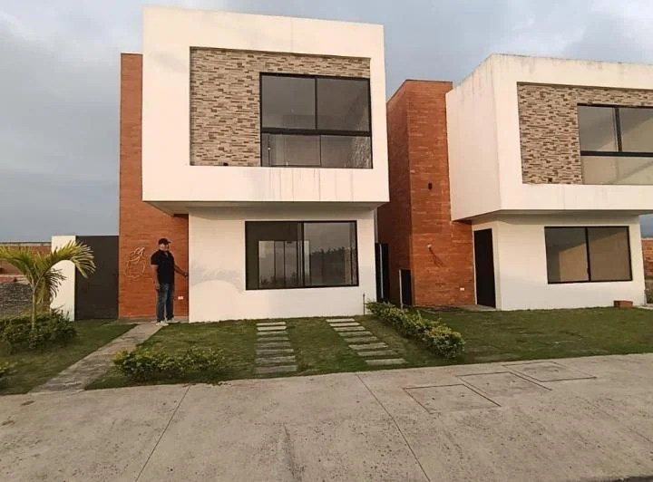 Casa en Venta, Urbanizacion San Eduardo, Pasaje, Irir, El Oro — imagen 1
