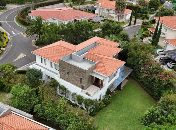 Exclusiva Casa en Venta en Bosque de San Pedro – Cumbaya amplitud, Confort y Estilo de Vida — imagen 1
