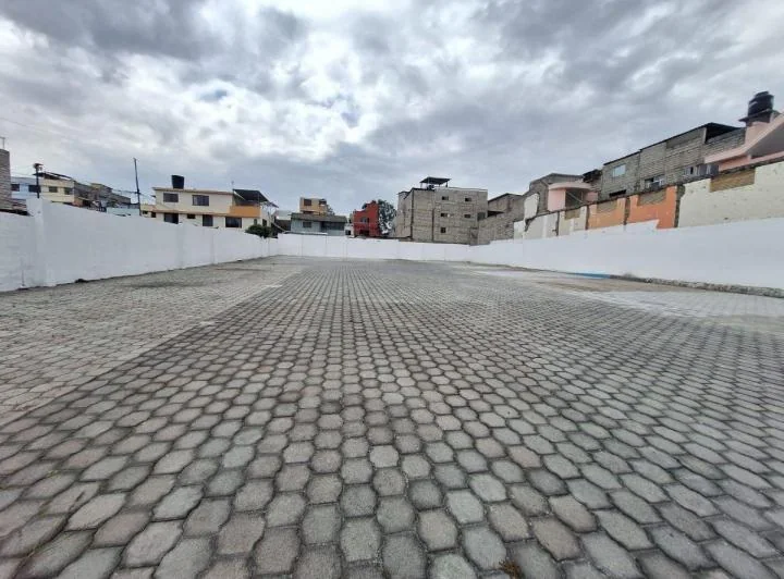 Arriendo Terreno Comercial Cumbaya, Sector Parque de Cumbaya — imagen 1