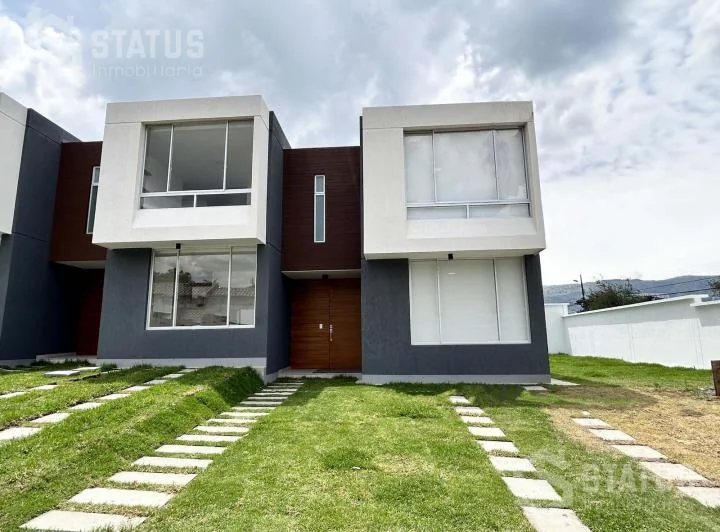 Venta de Casa Sector Mirasierra, Última Casa con Dormitorio en Planta Baja. Provincia de Pichincha — imagen 1