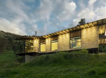 Casa - Quinta en Venta, Diseño Único, Azuay — imagen 4