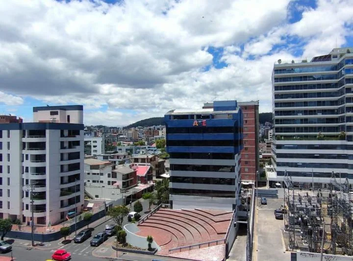 Venta Oficina 305 m² Sector Amazonas y Nnuu — imagen 1