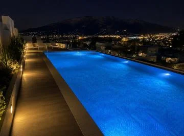 Hermoso Departamento con Jardín Privado en Exclusiva Urbanización de Cumbayá — imagen 4