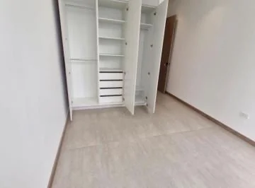 Hermoso Departamento con Jardín Privado en Exclusiva Urbanización de Cumbayá — imagen 3