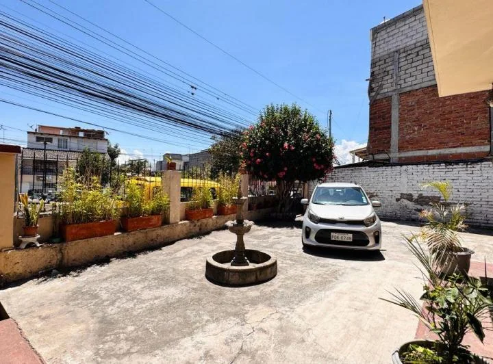 Terreno Premium en Cumbayá | Ideal Para Proyecto Inmobiliario — imagen 1