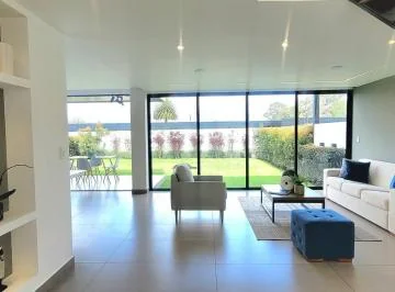 Casa en Venta en Conjunto con 120 m² Jardín Posterior — imagen 4