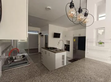 Casa en Venta, Amplia, 4 Dorm., Urb. Manta Beach, Manabí — imagen 3