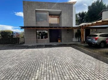 Venta Casa Exclusiva Dos Plantas Dentro de Urb Privada Los Chillos — imagen 4
