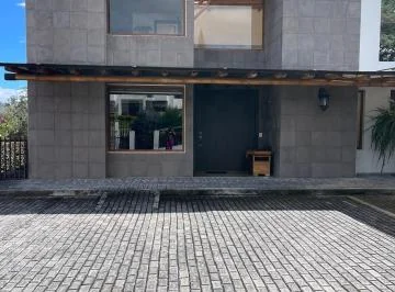 Venta Casa Exclusiva Dos Plantas Dentro de Urb Privada Los Chillos — imagen 3