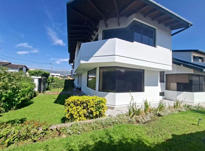 Venta o Renta Casa Valle de Los Chillos — imagen 1