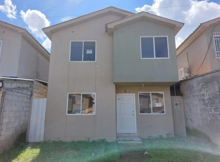 Casa de Venta en La Urbanización Villa Bonita, 4 Dorm., Mi Lote. Guayas — imagen 1