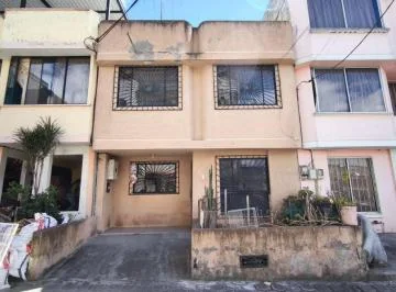 Casa en Venta Atrás del Terminal Quitumbe | Excelente Ubicación — imagen 4