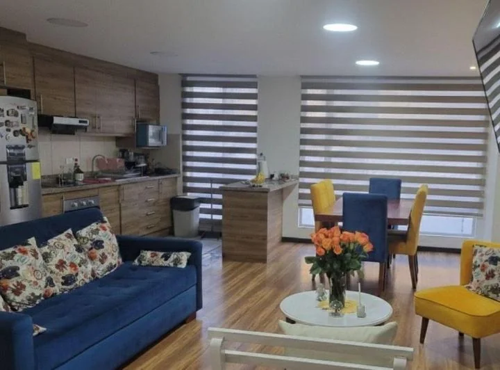 Departamento de Venta 3 Dorm. 2 Parqueaderos Solca — imagen 1