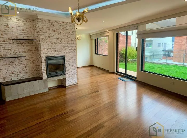 Departamento en Jardines del Batán con 100 m² de Jardines y Patios Privados — imagen 1