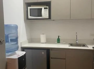 Oficina Comercial Amoblada de Venta en Cumbayá 121 m² — imagen 2