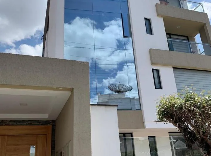 Bello Departamento en Venta Urb. El Condado — imagen 1