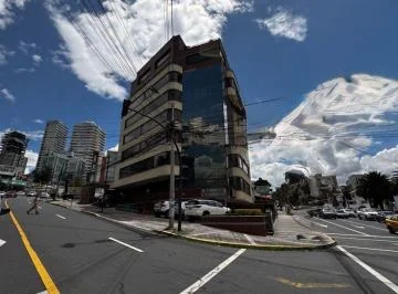 En Venta Oficina Comercial en Av Orellana | 118 m² | Acceso Independiente — imagen 3