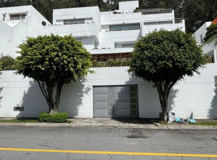 Venta Departamento Tres Dorm. Miravalle Cumbaya — imagen 1