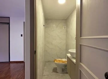 Departamento Remodelado en Venta en 6 de Diciembre y Colón – Usd 120.000 — imagen 5