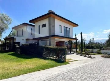 Exclusiva Casa Minimalista de Lujo en Venta – Puembo | Lomas de Nápoles — imagen 5