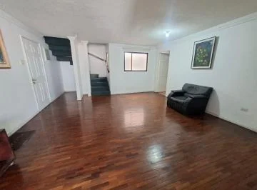 Departamento Duplex de Venta de 4 Dorm. Sector Gaspar de Villaroel — imagen 2