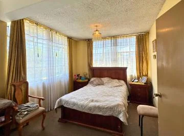 Venta de Casa Ubicada en El Rosario, Av Luis Tufiño y Av La Prensa — imagen 2