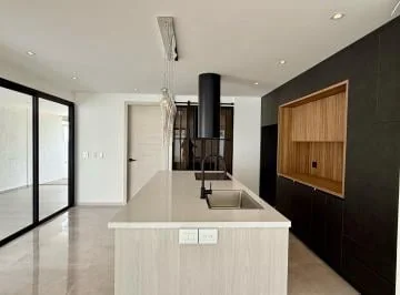 Casa con Área Verde - Challuabamba, Azuay — imagen 3