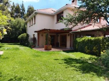 Rento/vendo Exclusiva Casa con Jardines, Seguridad. Sector: Campo Alegre — imagen 4