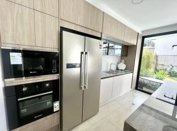 Mv - Sector San Juan, Cumbaya, en Venta Casa 168,42 m² Más 53,01 m² de Jardin 2 Pisos — imagen 3