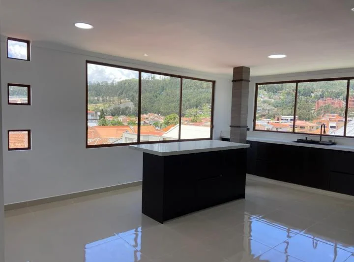Departamento en Venta, con Terraza,3 Dorm., Azuay — imagen 1