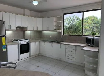 Oportunidad Departamento 120 m. Amoblado Playa Tonsupa, Urbanización Castelnuovo $90.000 — imagen 3