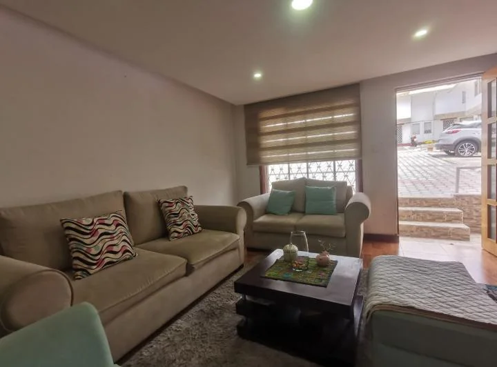 Casa en Venta Sector El Condado Conjunto Seguro — imagen 1
