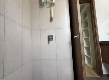 Casa de 145 m² con 3 Habitaciones en Venta en El Centro de Conocoto — imagen 2