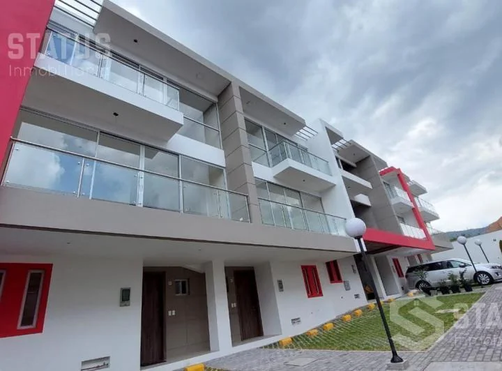Venta de Casa en Conocoto - Conjunto con Piscina — imagen 1