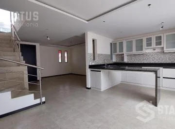 Venta de Casa en Conocoto - Conjunto con Piscina — imagen 3