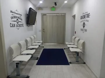 Urdesa Central Vendo Casa Nueva, U Oficina Comercial Espaciosa de Una Planta, Guayas — imagen 2
