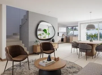 Hermosa Casa de Venta Cerca del Parque Central de Puembo! — imagen 4