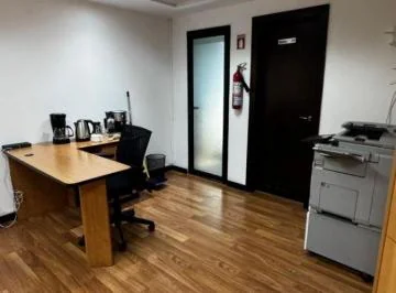 Venta Oficina 62 m² Cubiertos Más Parqueadero en La Carolina — imagen 3