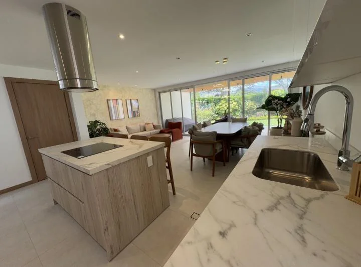 Puembo 214.27 m² en Venta Casa Dos Plantas con Jardin 3 Habitaciones — imagen 1