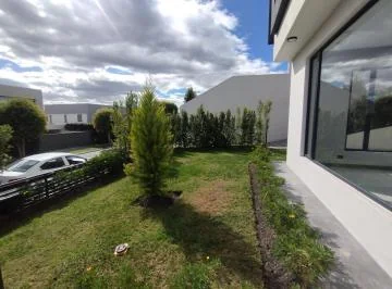 Venta Casa Independiente Dentro de Urbanización - Puembo — imagen 2